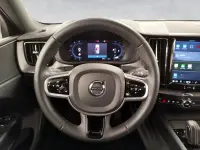 Volvo XC60 B4 R-Design 2 145kW thumbnail