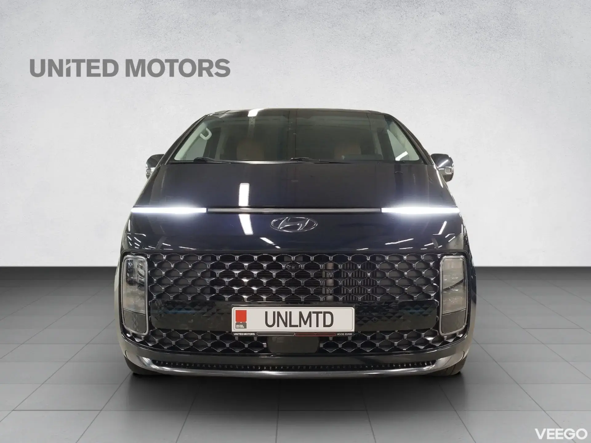 Hyundai STARIA PREMIUM 7-sitzer 8 AT 4WD Signature 130kW