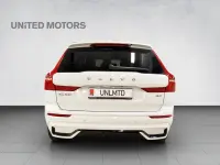 Volvo XC60 B4 R-Design 2 145kW thumbnail