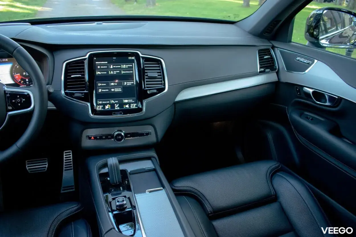 Volvo XC90 7s R-Design DARK Intelli PRO 2 190kW