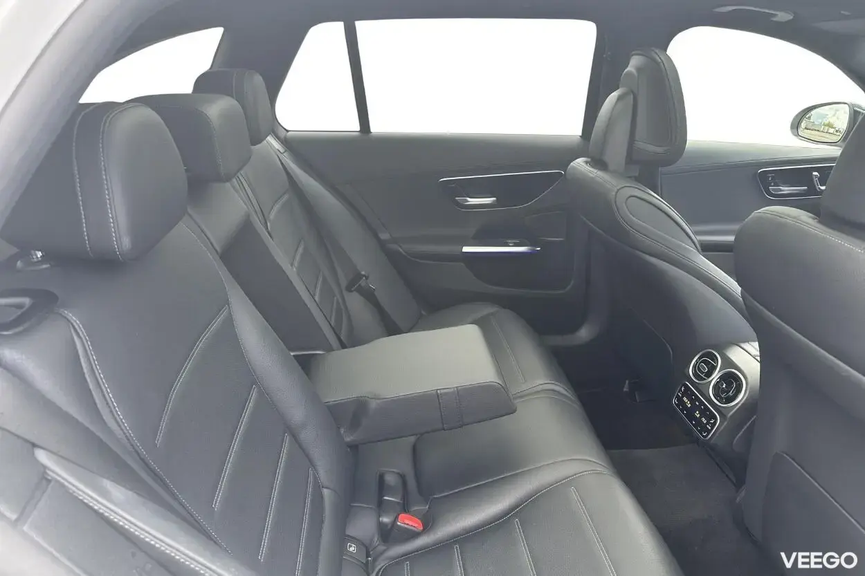Mercedes-Benz C220 d 4Matic AMG Night pakett 2 147kW