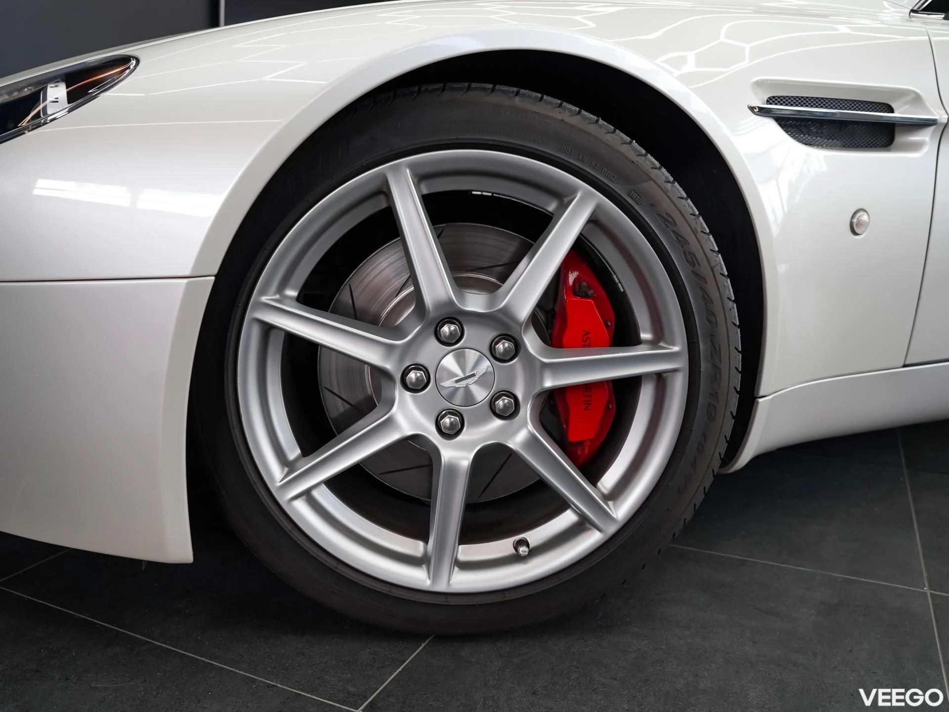 Aston Martin Vantage 4.3 283kW