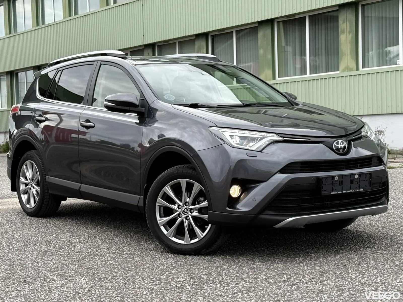Toyota RAV4 Premium Plus 4x2 Facelift 2 105kW