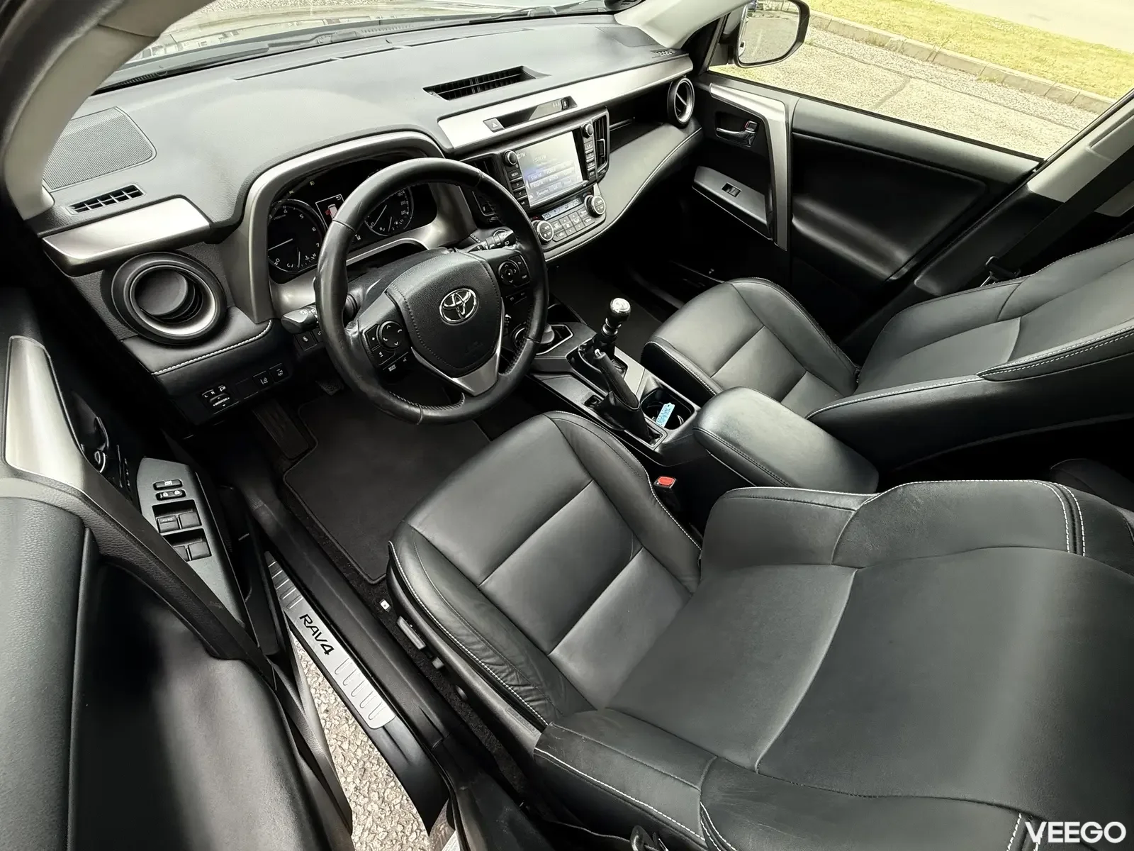 Toyota RAV4 Premium Plus 4x2 Facelift 2 105kW