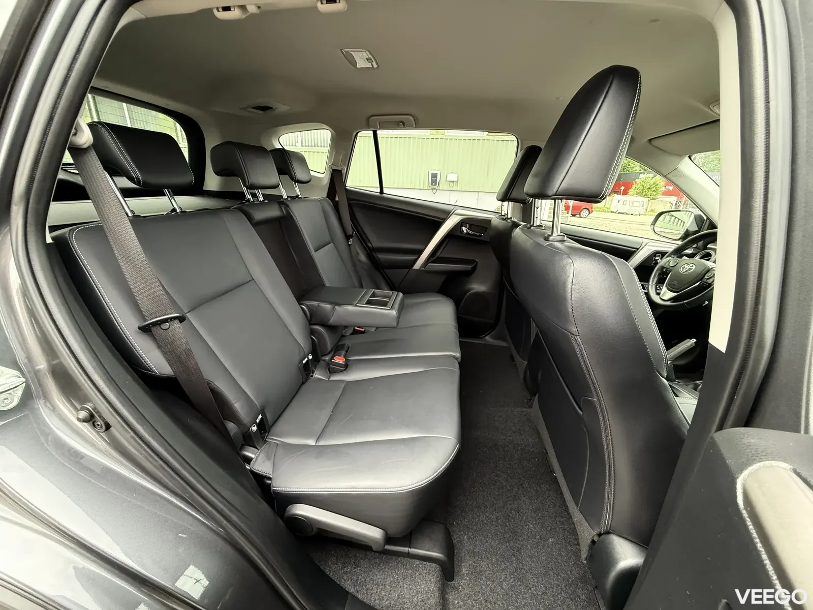 Toyota RAV4 Premium Plus 4x2 Facelift 2 105kW