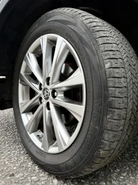 Toyota RAV4 Premium Plus 4x2 Facelift 2 105kW thumbnail