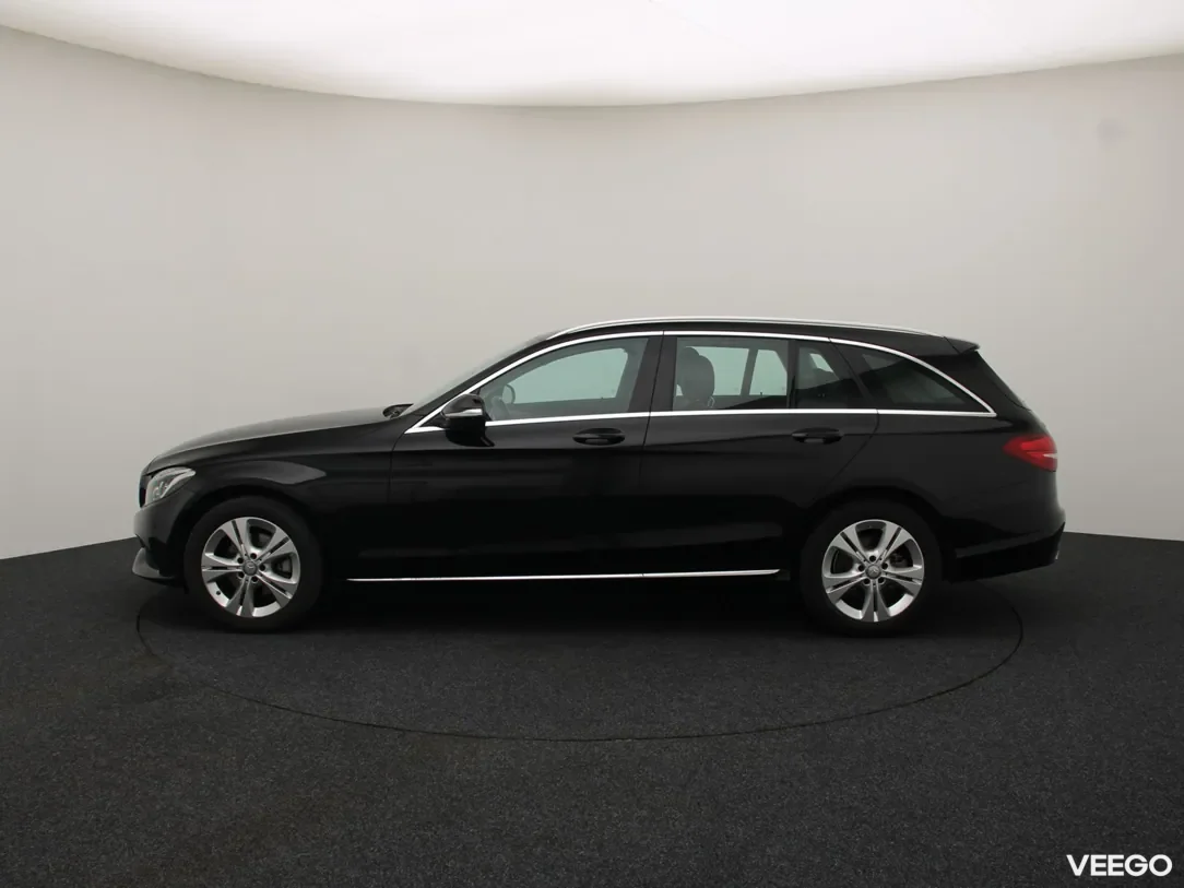 Mercedes-Benz C220 2.1 125kW