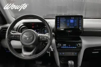 Toyota Yaris Cross Hybrid AWD-i e-CVT 116HK /B-Kamera /Moms 85kW thumbnail