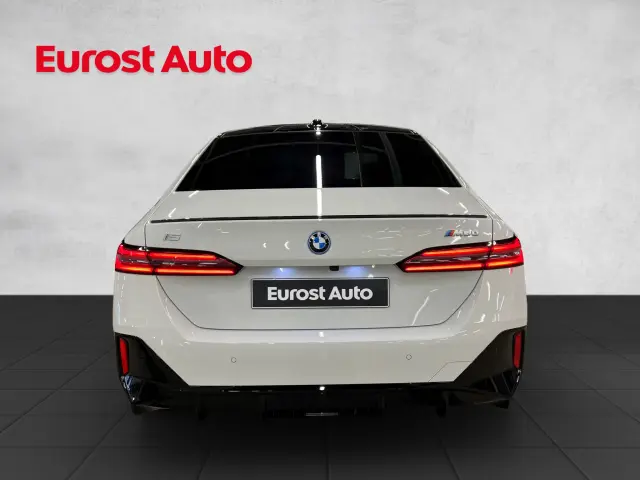 Image of BMW i5 M60 0.0 442kW