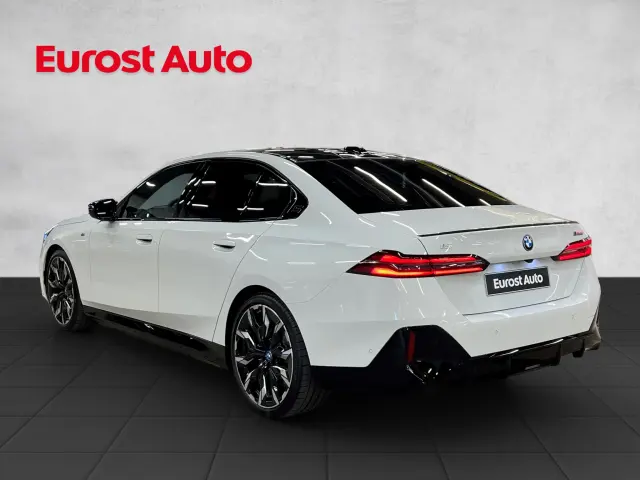 Image of BMW i5 M60 0.0 442kW