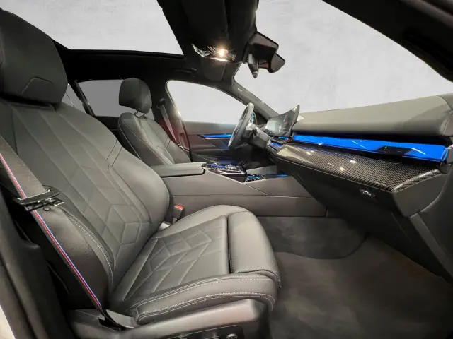 Image of BMW i5 M60 0.0 442kW