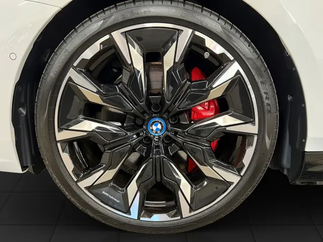 Image of BMW i5 M60 0.0 442kW