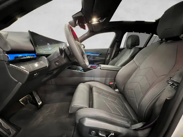 Image of BMW i5 M60 0.0 442kW