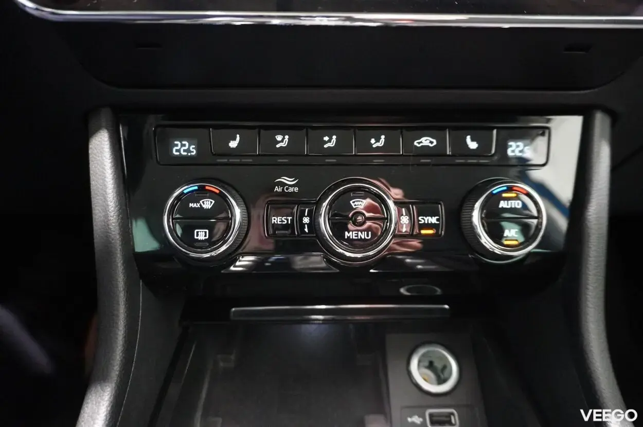Skoda Superb AMBITION COMBI 1.5 110kW