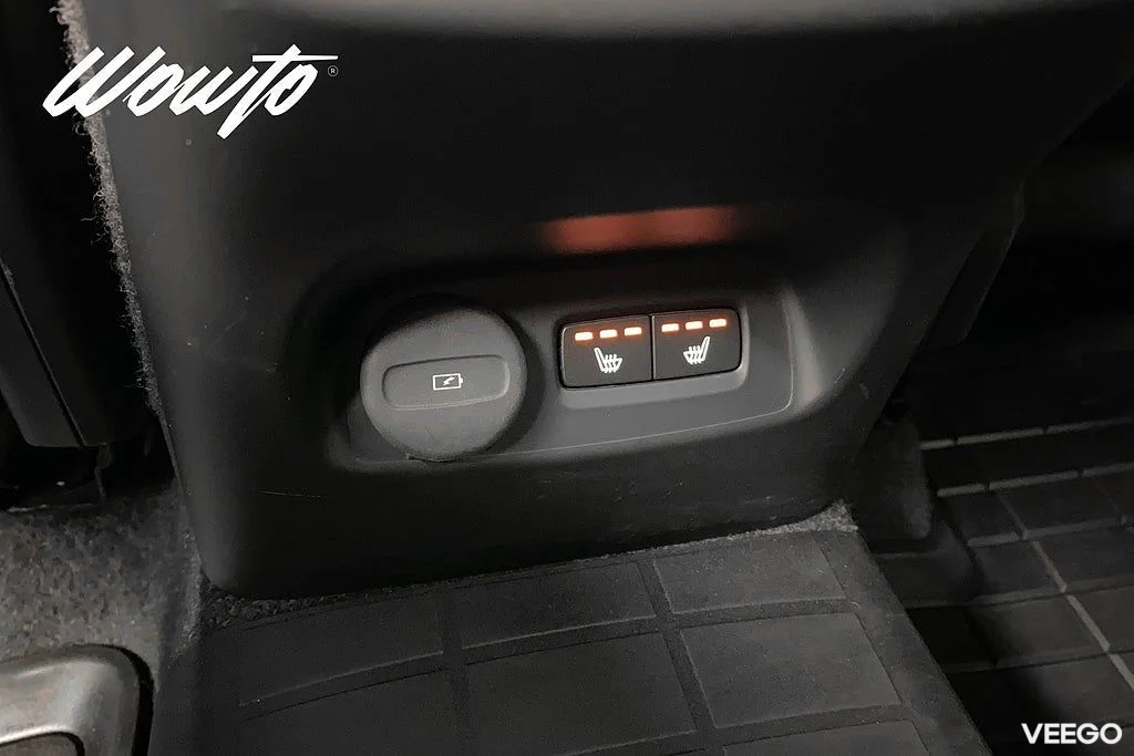 Volvo XC40 T4 AWD 190HK Momentum /Värmare /Moms 140kW
