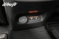 Volvo XC40 T4 AWD 190HK Momentum /Värmare /Moms 140kW thumbnail