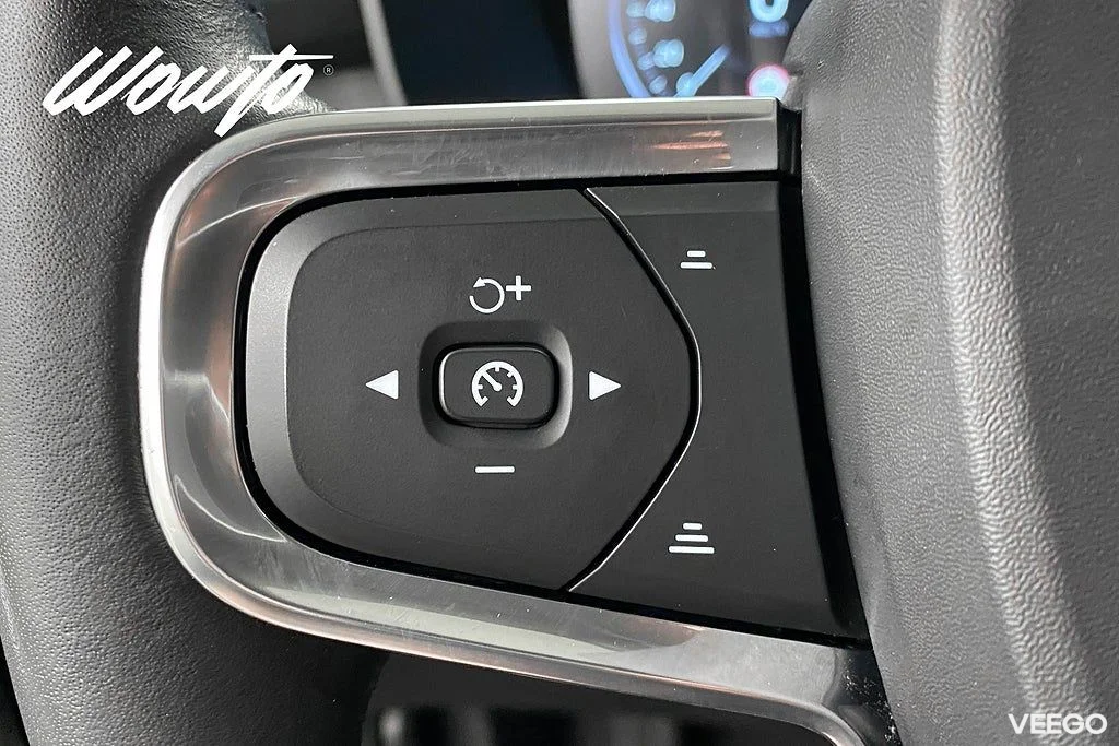 Volvo XC40 T4 AWD 190HK Momentum /Värmare /Moms 140kW