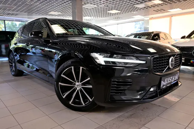 Image of Volvo V60 Plug In Hybrid AWD H&K LUXURY DARK PLUS RECHARGE INTELLI SAFE 2 293kW