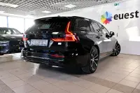 Volvo V60 Plug In Hybrid AWD H&K LUXURY DARK PLUS RECHARGE INTELLI SAFE 2 293kW thumbnail