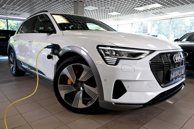 Image of Audi e-tron S-LINE B&O SAFETY PRO VIRTUAL+ 360° 300kW