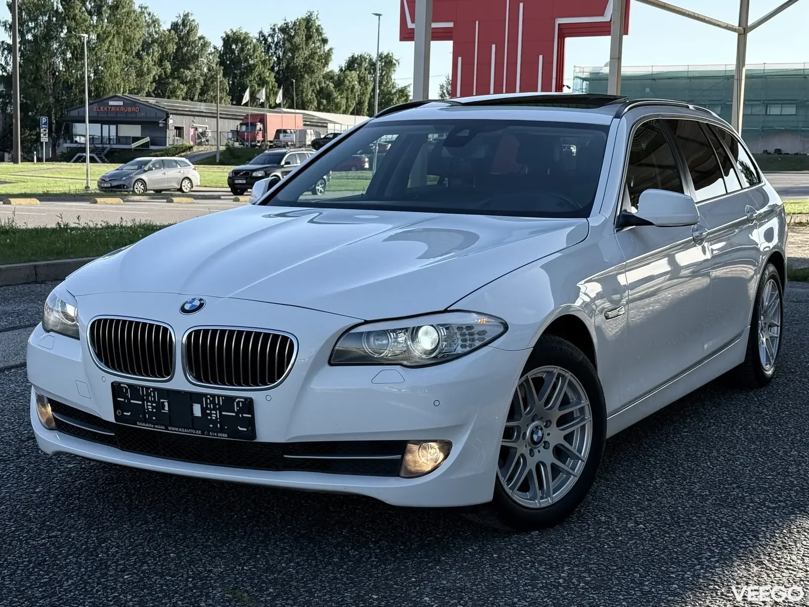 BMW 530 Touring Individual M-Sportpakett 3 190kW