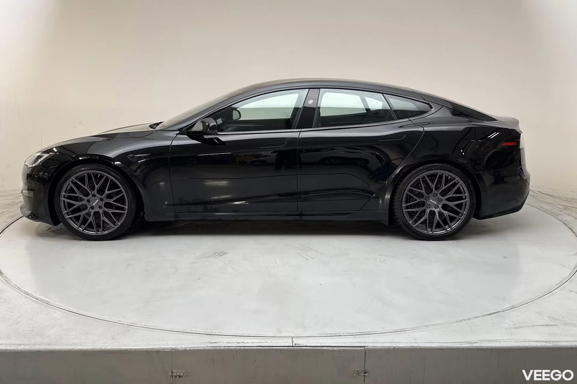 Tesla Model S 0.0 493kW