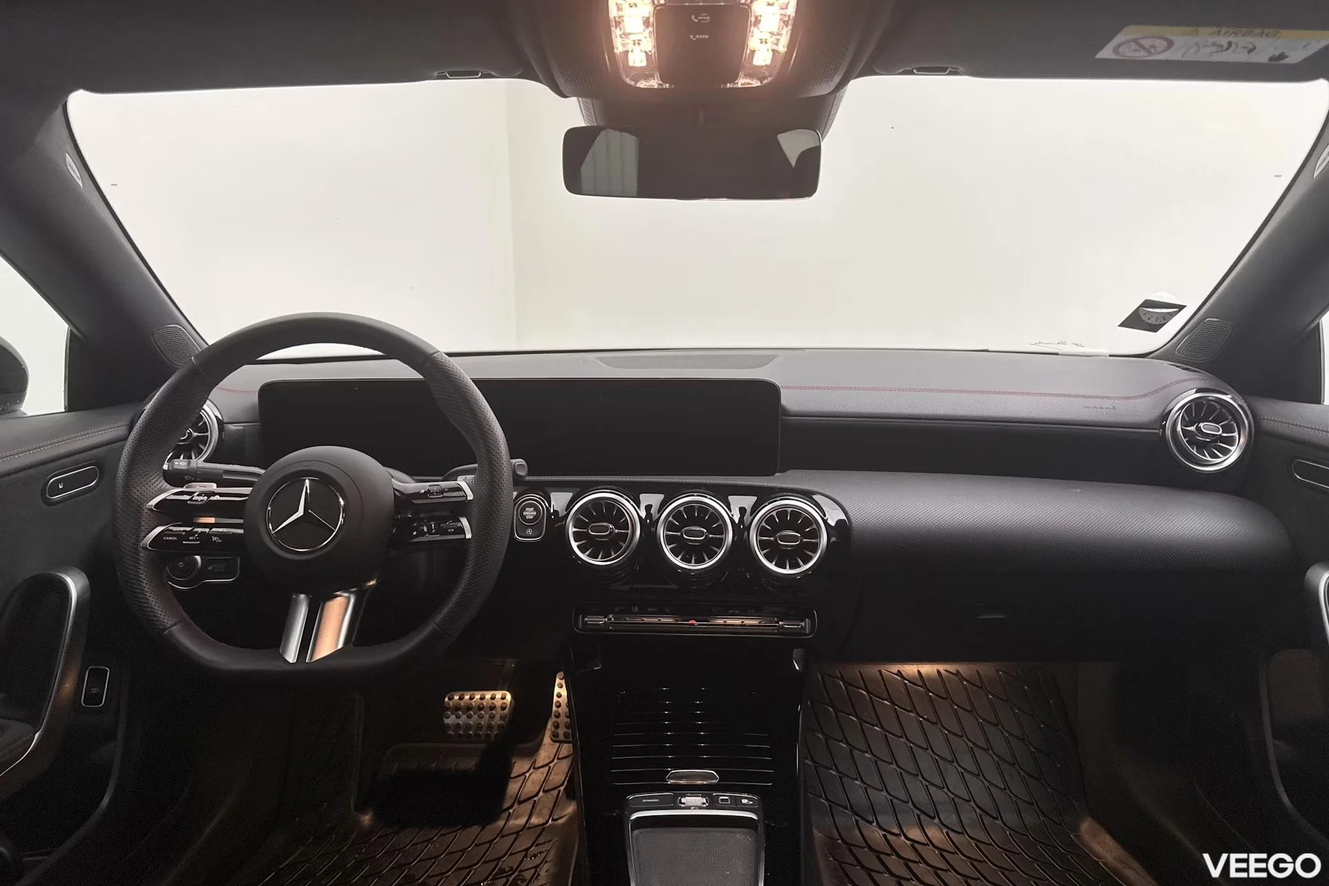 Mercedes-Benz CLA200 1.3 120kW