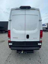 Iveco Daily 35S18HA8 CRV MULTICAB 3 129kW thumbnail