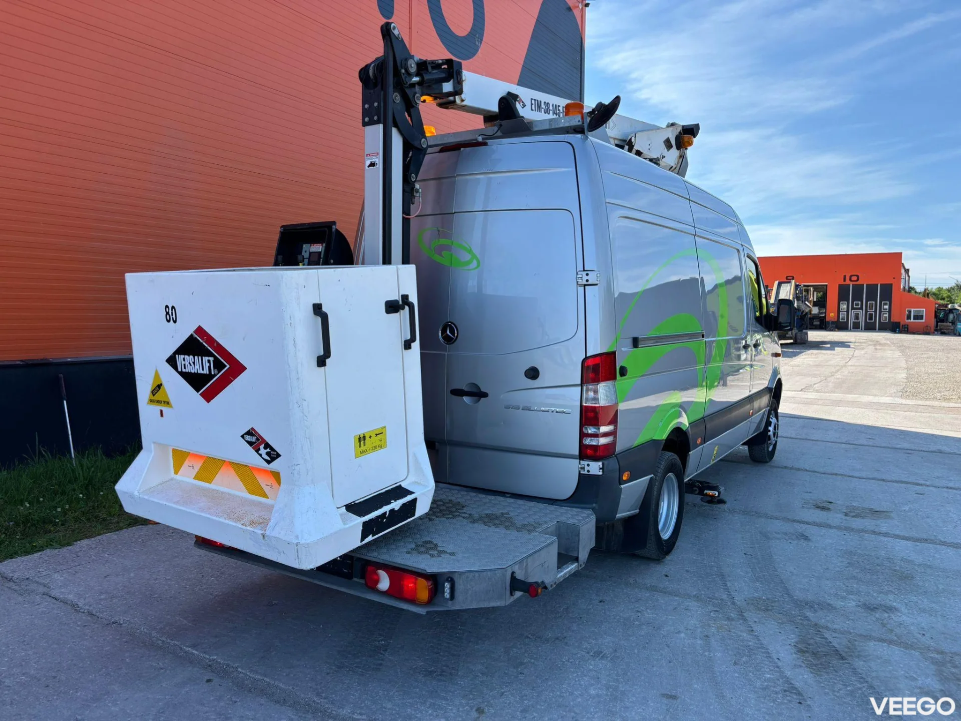 Mercedes-Benz Sprinter Versalift ETM-38-145-F 190kW