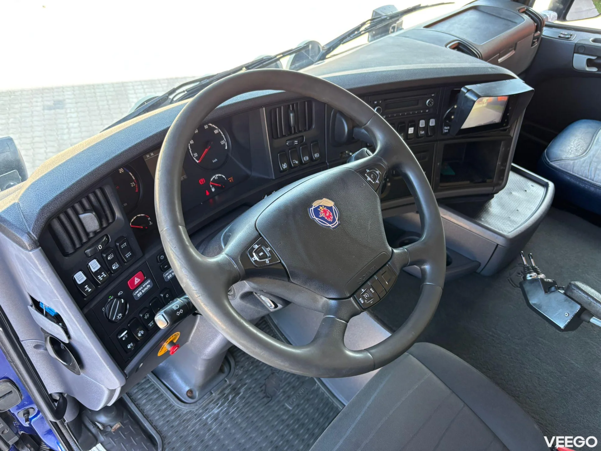 Scania G480 FASSI F260XP + JIB + GRAB / BOX L=5639 mm 480kW