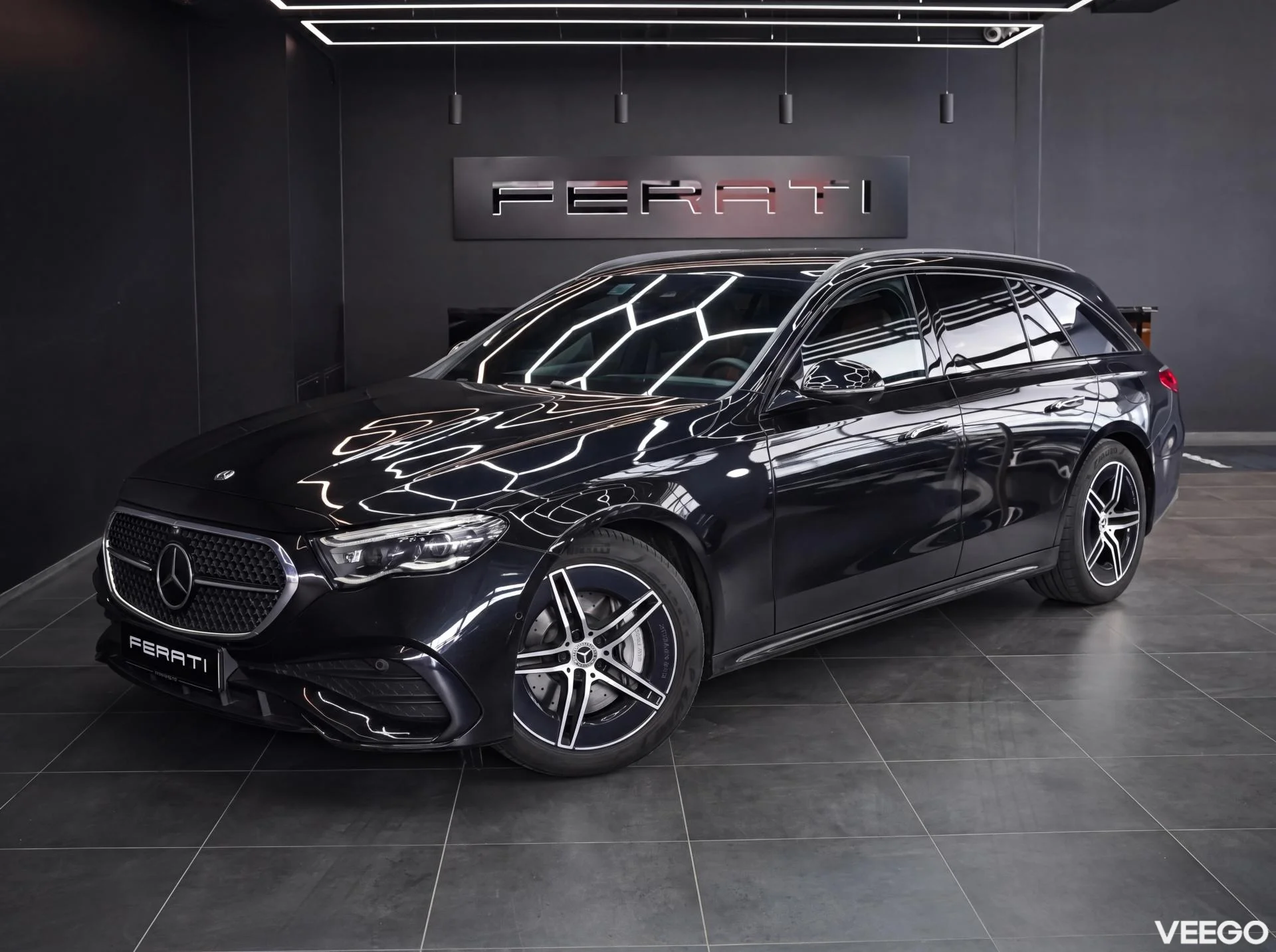 Mercedes-Benz E300 2.0 145kW