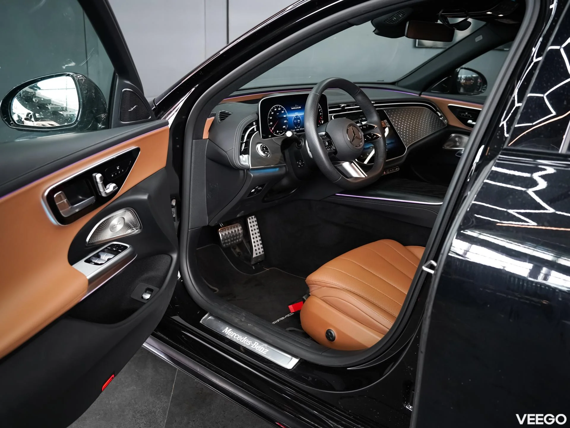 Mercedes-Benz E300 2.0 145kW