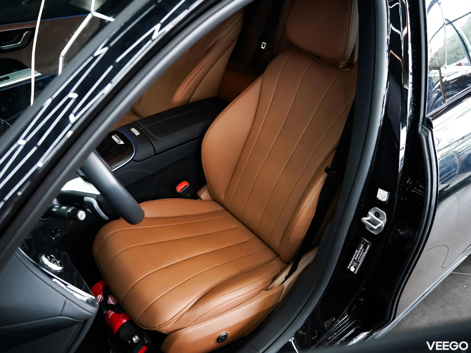 Mercedes-Benz E300 2.0 145kW