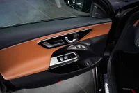 Mercedes-Benz E300 2.0 145kW thumbnail