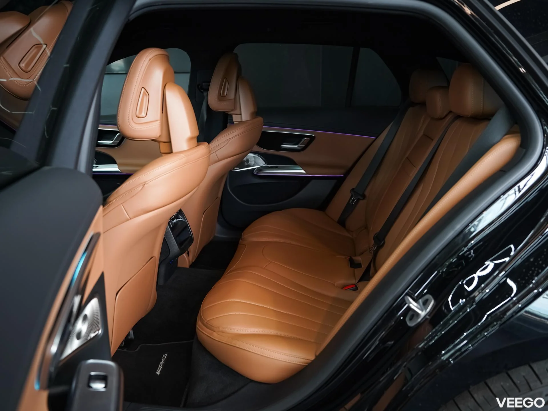 Mercedes-Benz E300 2.0 145kW