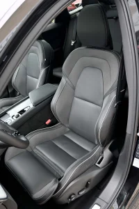 Volvo XC60 AWD H&K ULTIMATE DARK INTELLI SAFE 2 293kW thumbnail