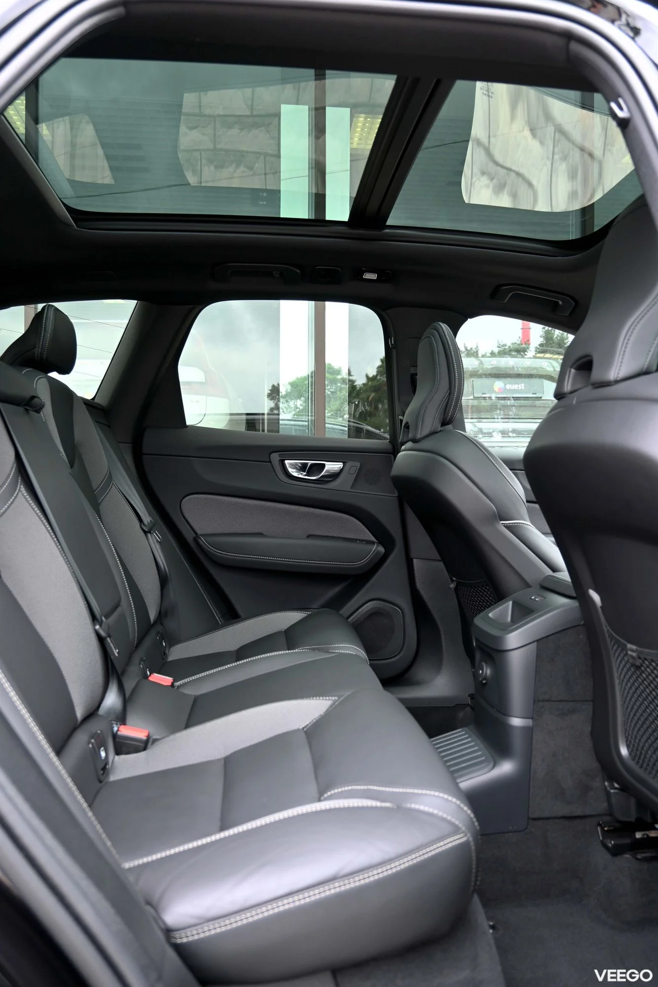 Volvo XC60 AWD H&K ULTIMATE DARK INTELLI SAFE 2 293kW