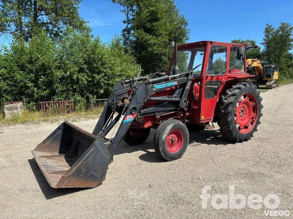 Volvo T 430 Traktor med lastare och redskap (135662) 23kW