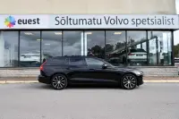 Volvo V60 Plug In Hybrid AWD H&K LUXURY DARK PLUS RECHARGE INTELLI SAFE 2 293kW thumbnail