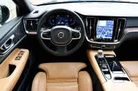 Volvo V60 Plug In Hybrid AWD H&K LUXURY DARK PLUS RECHARGE INTELLI SAFE 2 293kW thumbnail