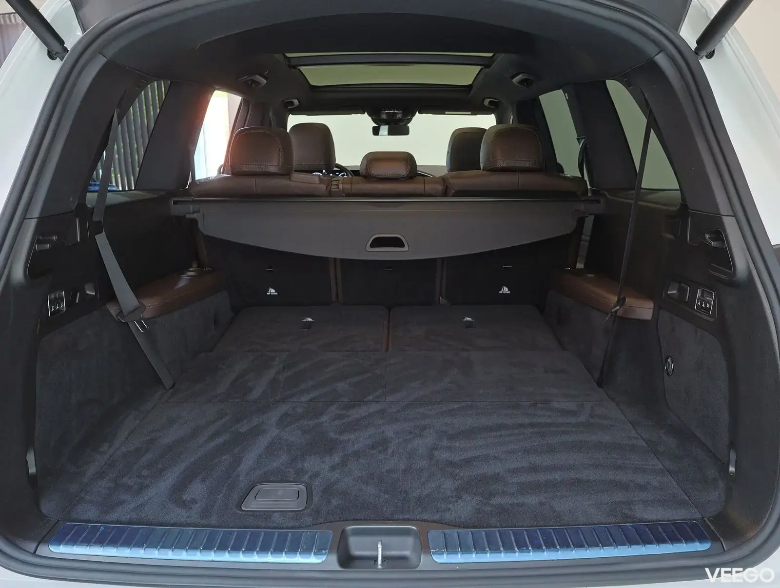 Mercedes-Benz GLS400 Night package 7 kohaline 243kW