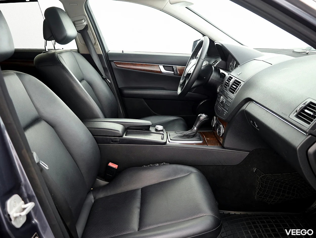 Mercedes-Benz C220 2.1 125kW