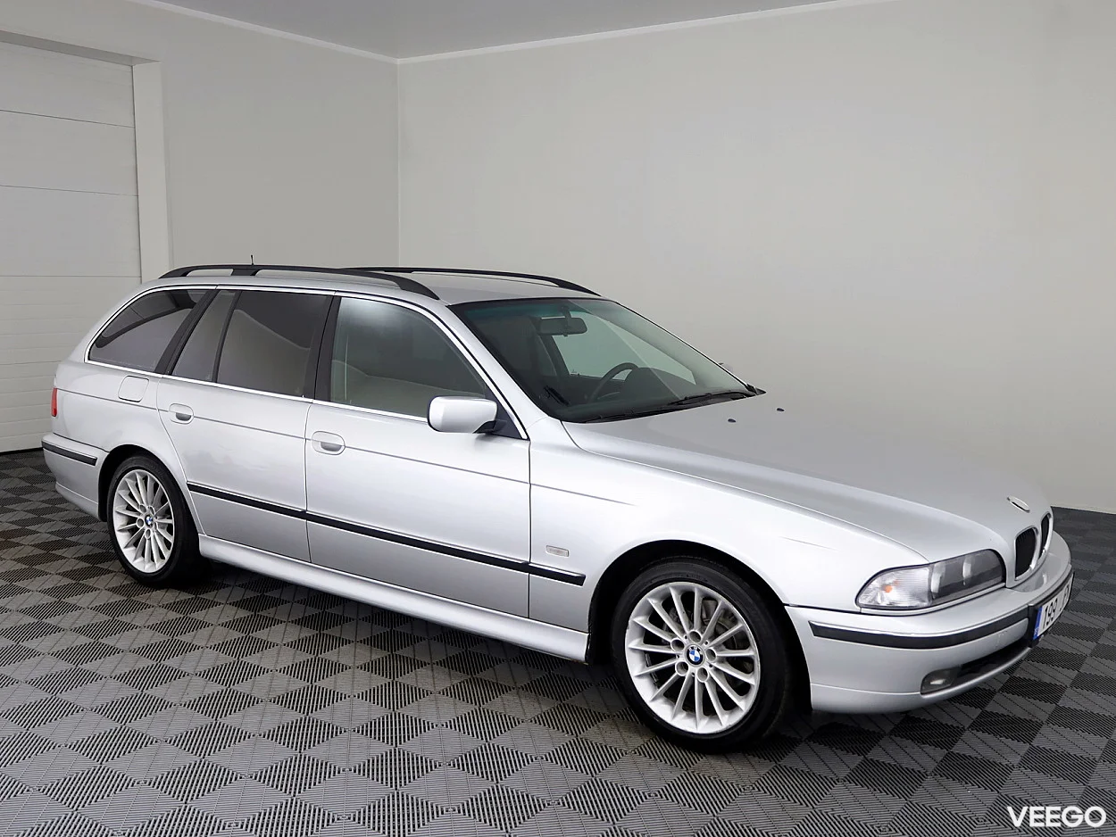 BMW 523 2.5 125kW