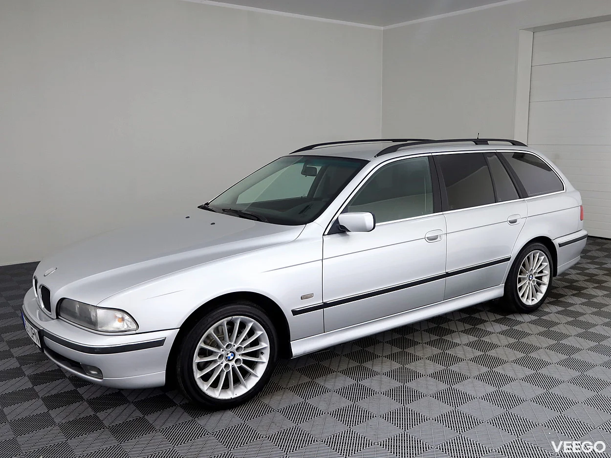 BMW 523 2.5 125kW