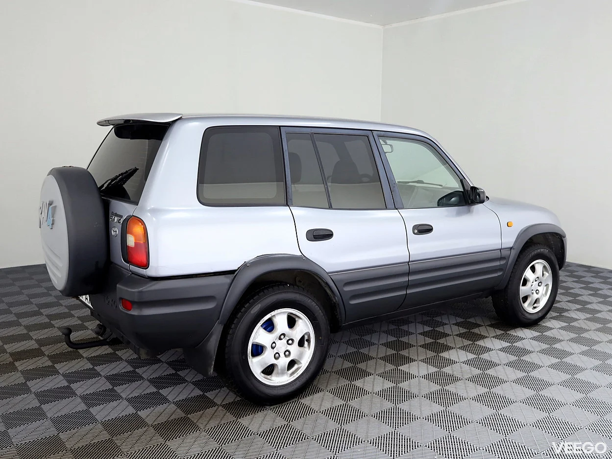 Toyota RAV4 2.0 95kW