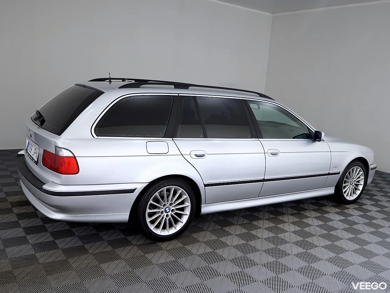 BMW 523 2.5 125kW
