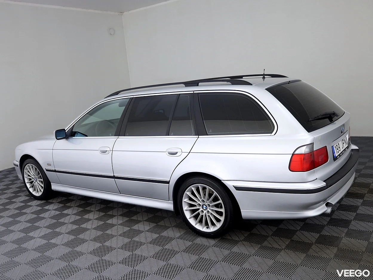 BMW 523 2.5 125kW