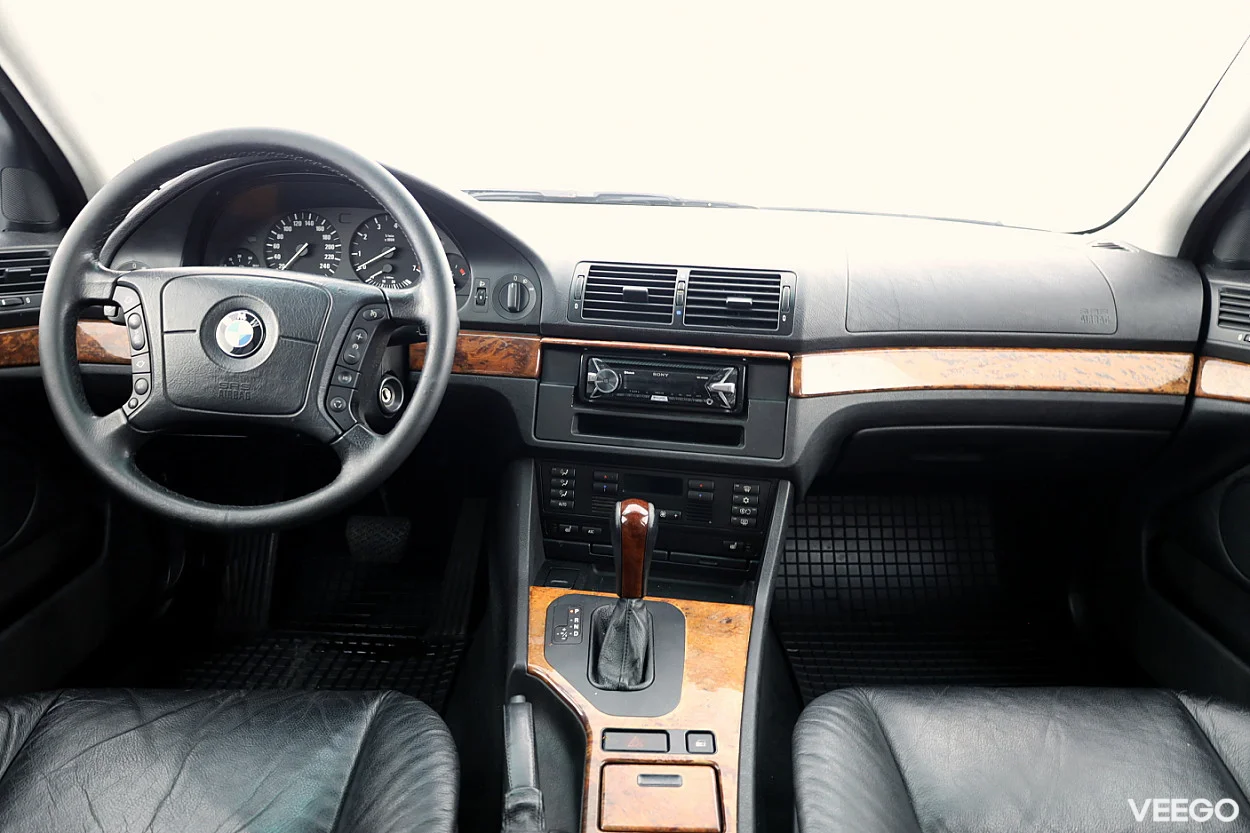 BMW 523 2.5 125kW