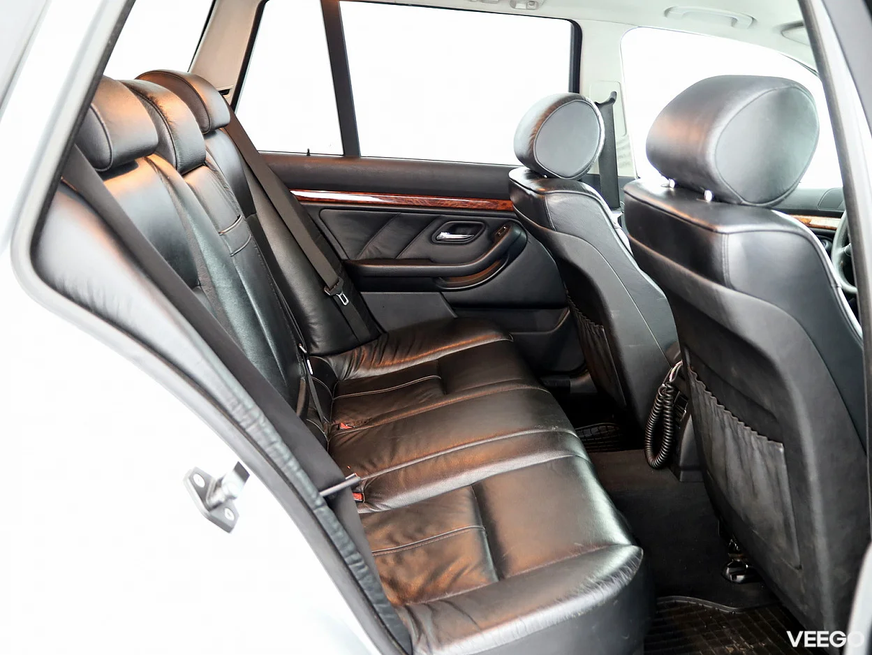 BMW 523 2.5 125kW