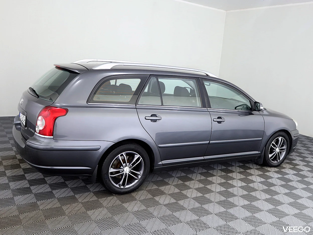 Toyota Avensis 2.0 108kW